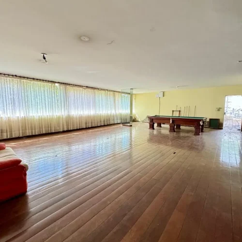 Sala de estar e sala de jogos